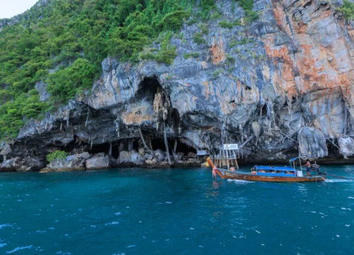 Phi Phi, Pileh Lagoon, Maya Bay & Bamboo Island One Day Trip By Speed Boat