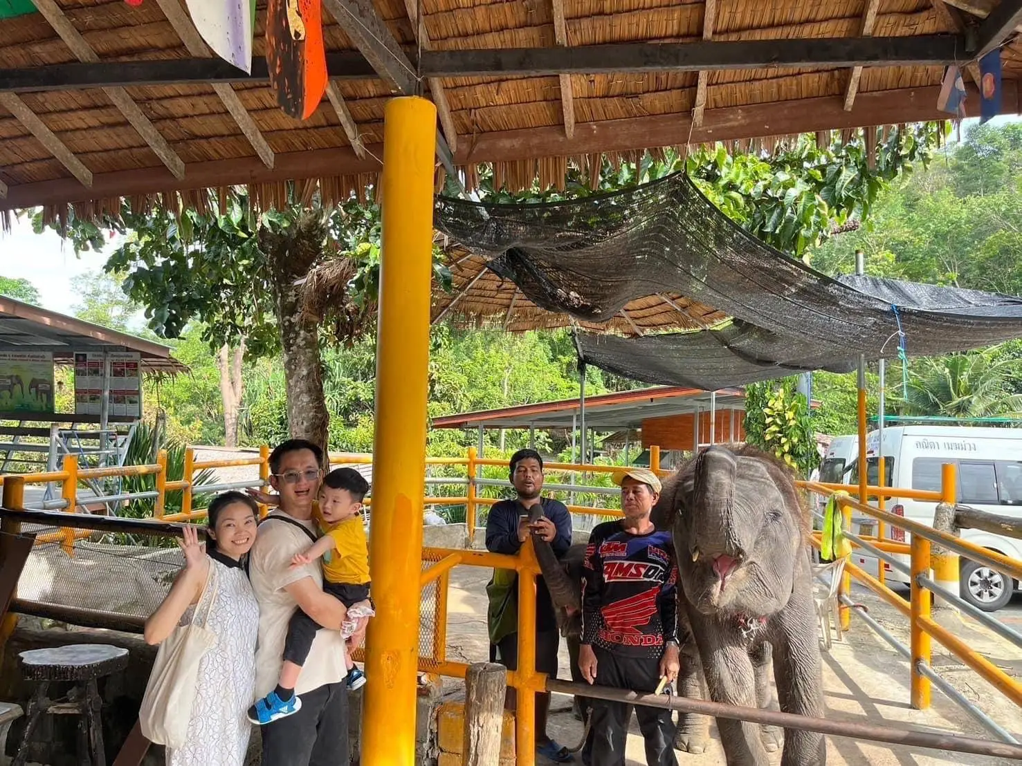 Phuket City Tour with Elephant Trekking (E1)
